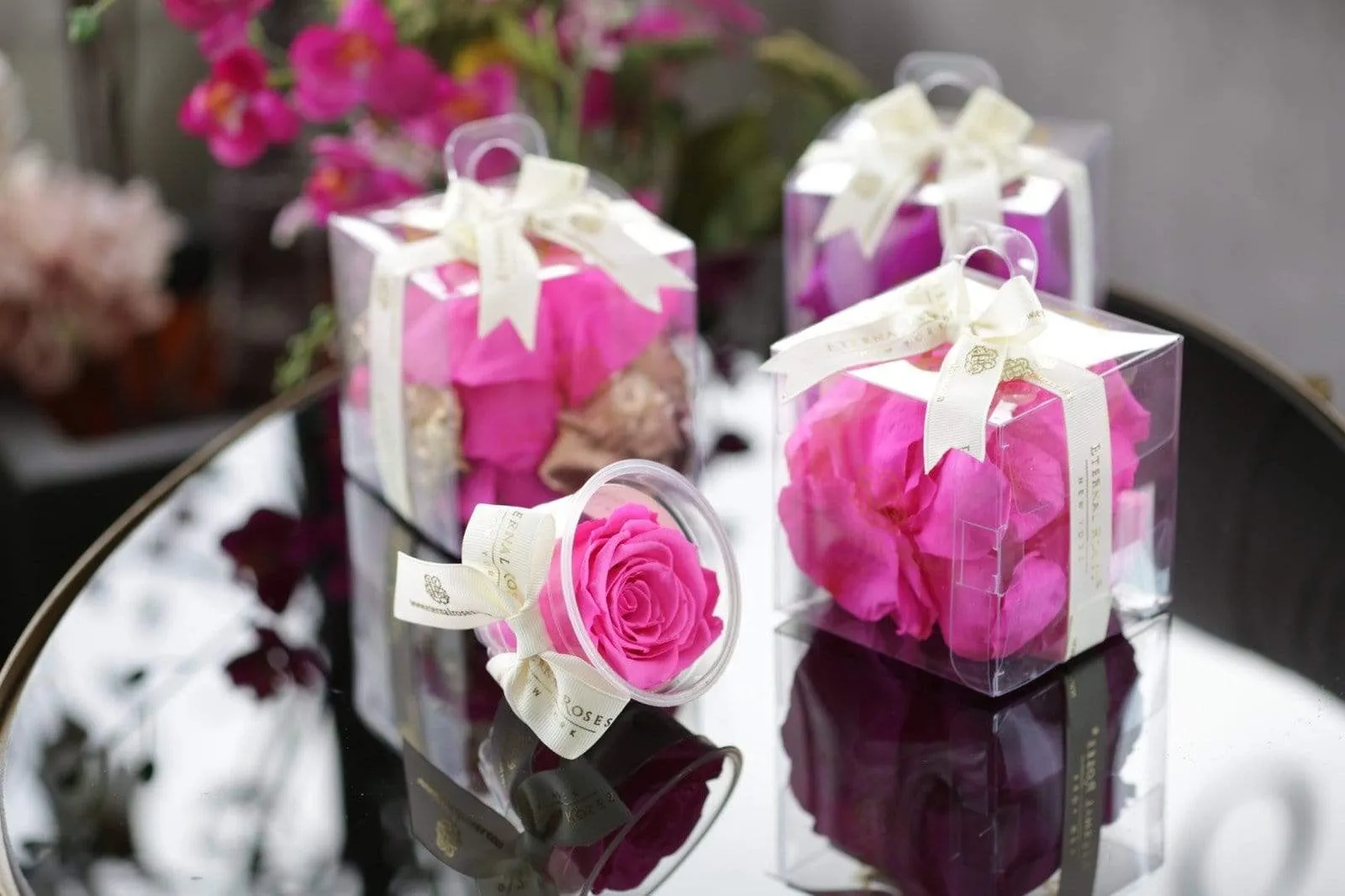 Eternal Roses® Luxury Scented Petals Small - Image 6