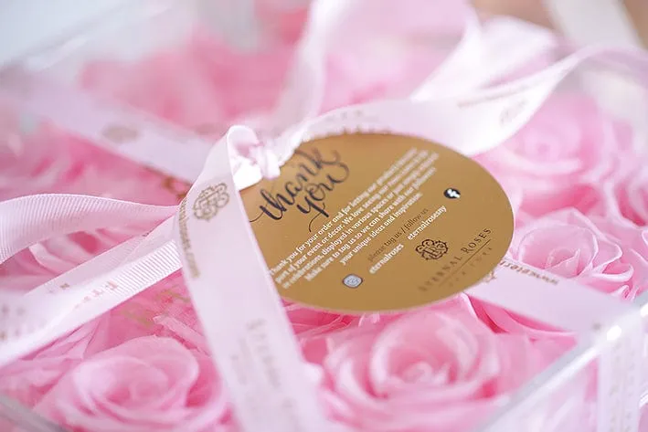 Madison Sixteen Rose Gift Box - Image 4